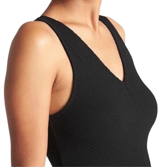 Gap Black Sleeveless V-Neck Softspun Fit and Flare Dress Size Small - Picture 2 of 8